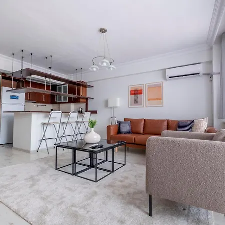 アパート 2-bedroom With Private Terrace イスタンブール